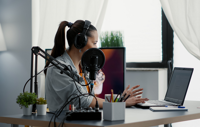 Podcast Reklamcılığında Başarıya Giden Yol: Etkili İçerik Üretimi ve Dağıtımı